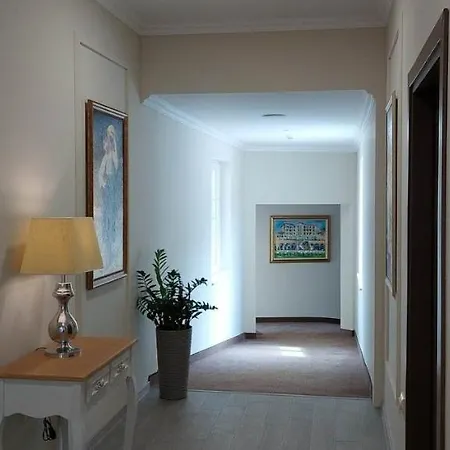 Della Rosa 4*
