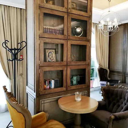 Della Rosa 호텔 4*