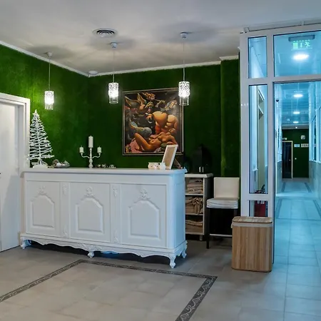 Della Rosa Hotel