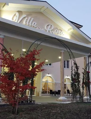 Ξενοδοχείο Della Rosa 4*