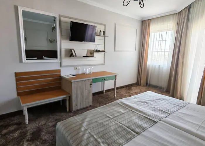 Ξενοδοχείο Della Rosa 4*